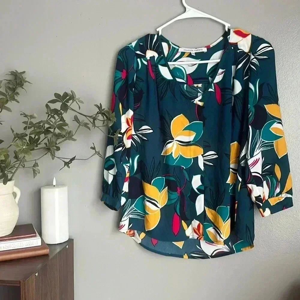 Collective Concepts Women’s Floral Print Blouse - Picture 2 of 7